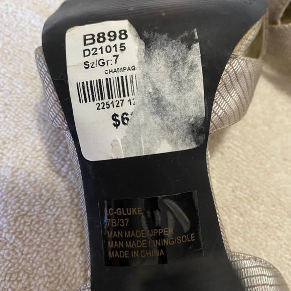 Le Chateau Gold Strappy Shoes - Picture 4 of 9